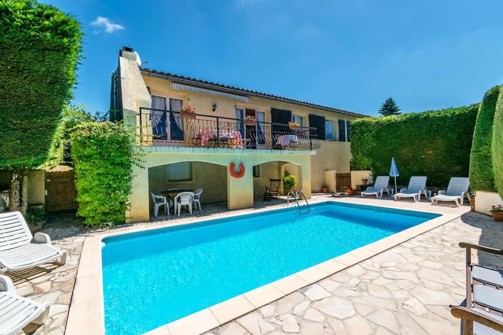 Maison Laurier and its private pool